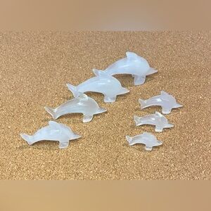 Unmarked 7-piece Multiple Sizes White Onyx Dolphin Gift Set Excellent Condition